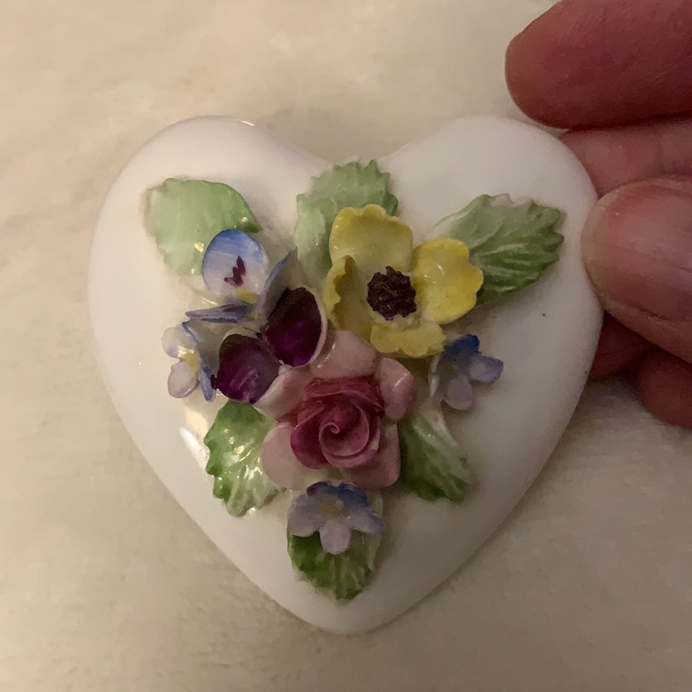 Royal Adderley Floral Bone China Trinket Box Made In England (vintaged piece) - Picture 5 of 14